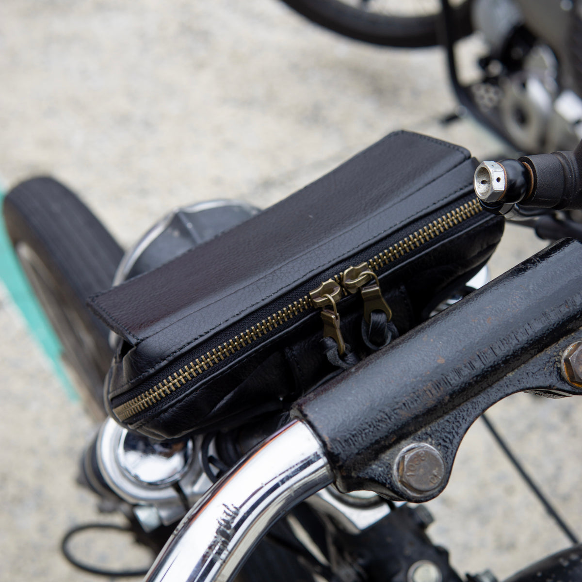 LEATHER HANDLE BAG
