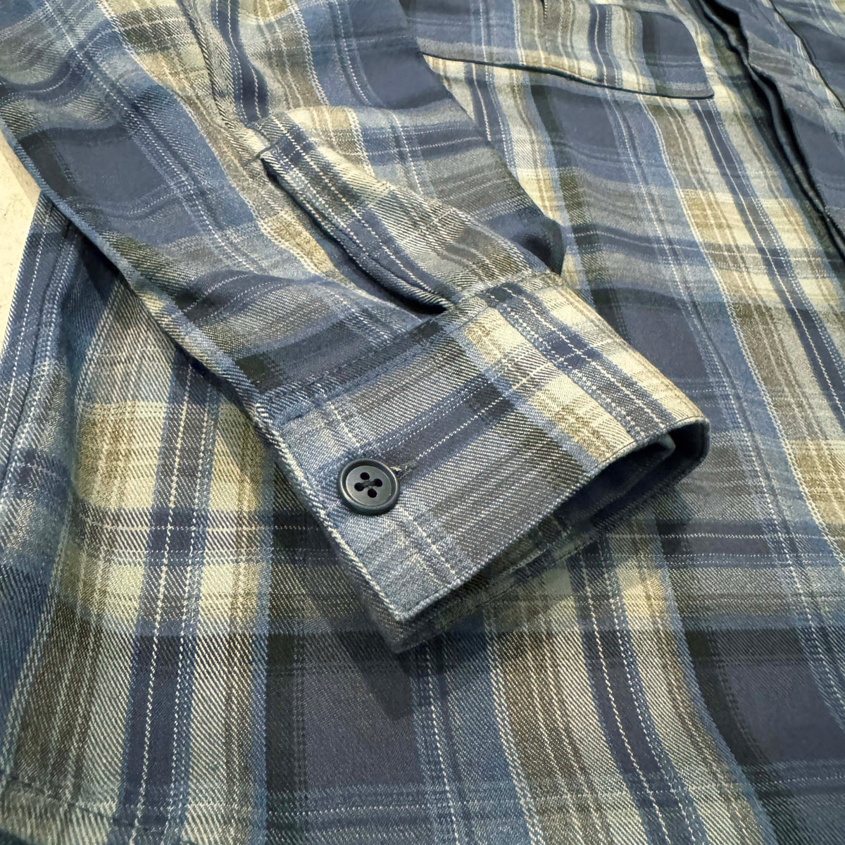CHECK SHIRTS