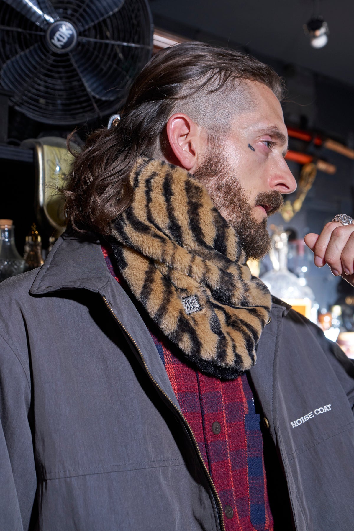 REVERSIBLE WINDPROOF NECK WARMER